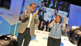 El presidente del PP, Mariano Rajoy, con la líder valenciana, Isabel Bonig.