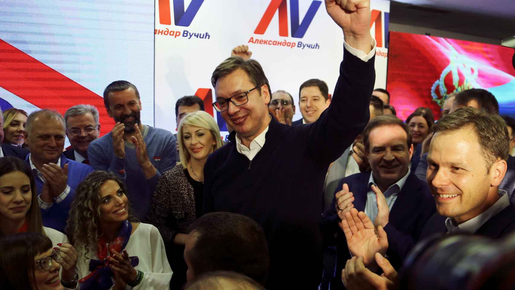 El presidente serbio, Aleksandar Vucic, celebra su victoria en las elecciones del pasado abril.