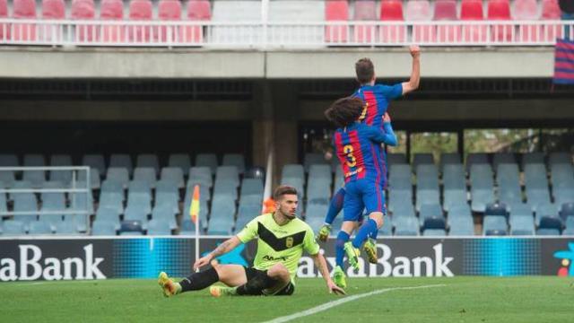 El Barcelona B celebra un gol ante el Eldense