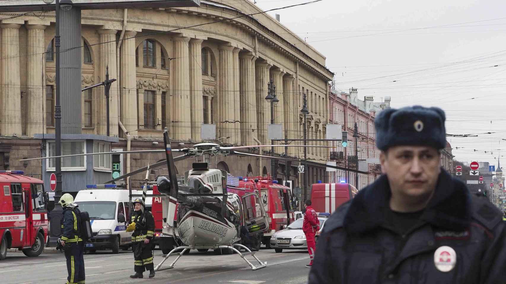 Un helicóptero se ha desplazado para transportar a los heridos en estado más grave.
