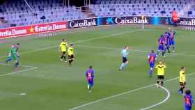 Los jugadores del Barça B celebran su segundo gol ante el Eldense.