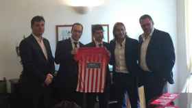 Michel Salgado presentado por el Gibraltar United. Foto: Twitter (@FootballGib)