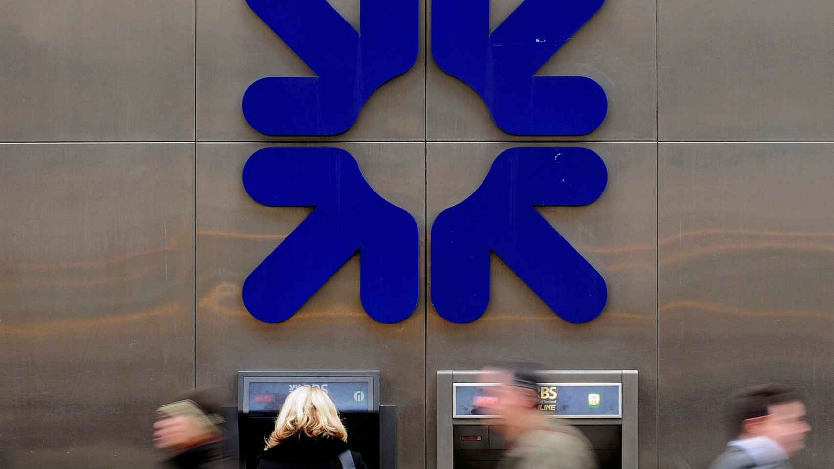Cajeros automáticos en una sucursal del Royal Bank of Scotland