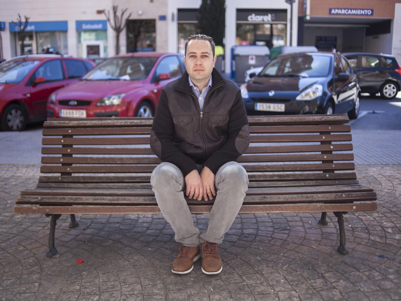 Mario pide a los médicos que digan la verdad acerca de su hijo.