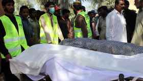 Un terrorista suicida mata a seis personas en una ciudad al este de Pakistán