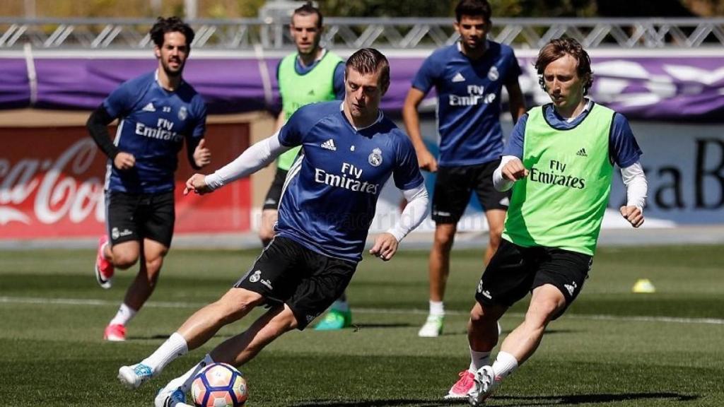 Kroos y Modric en el entrenamiento