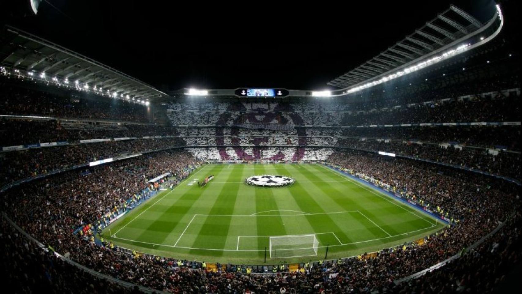 Tifo del Santiago Bernabéu frente al Nápoles