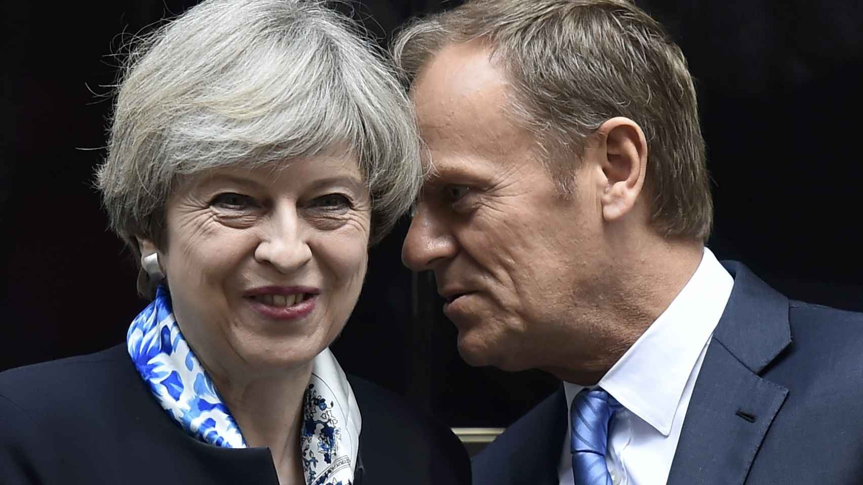Tusk y May durante una reciente reunión en Londres