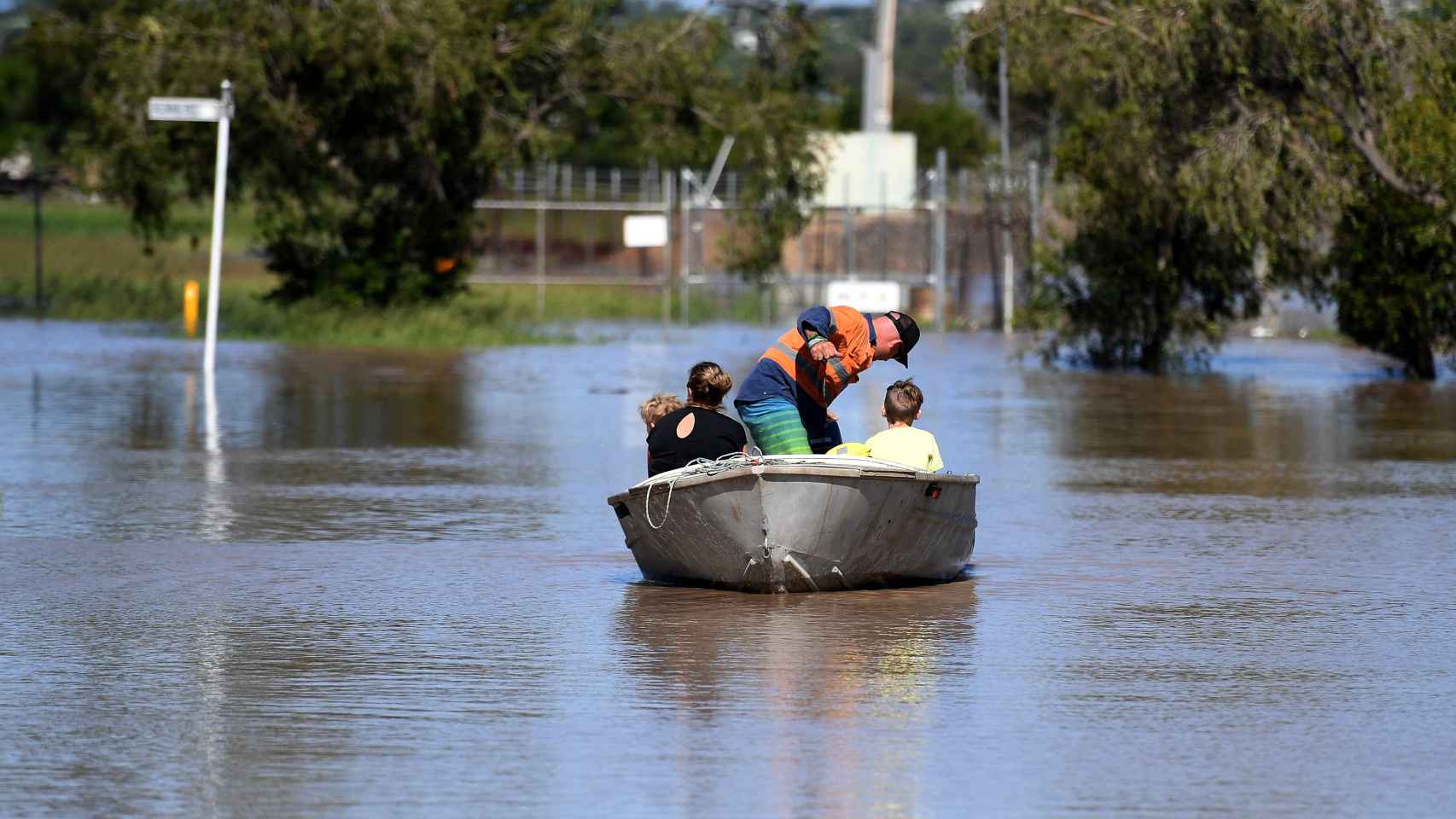El ciclón Debbie obliga a evacuar miles de personas