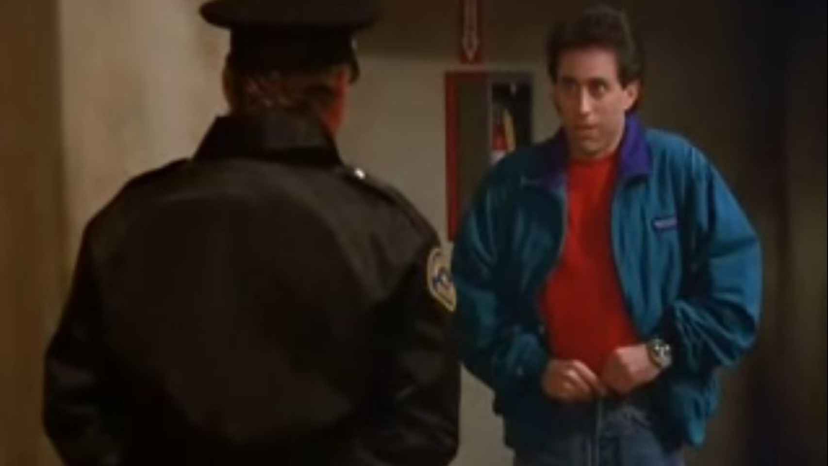 Seinfeld, sorprendido meando en el episodio que inspiró un paper.
