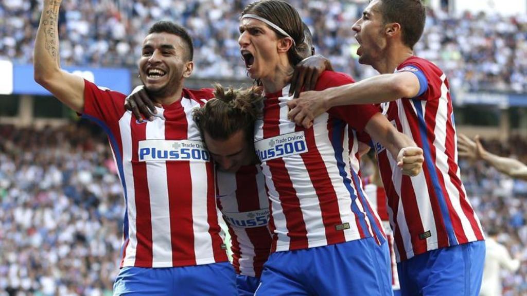 Griezmann celebra su gol con Correa, Filipe Luis y Gabi.