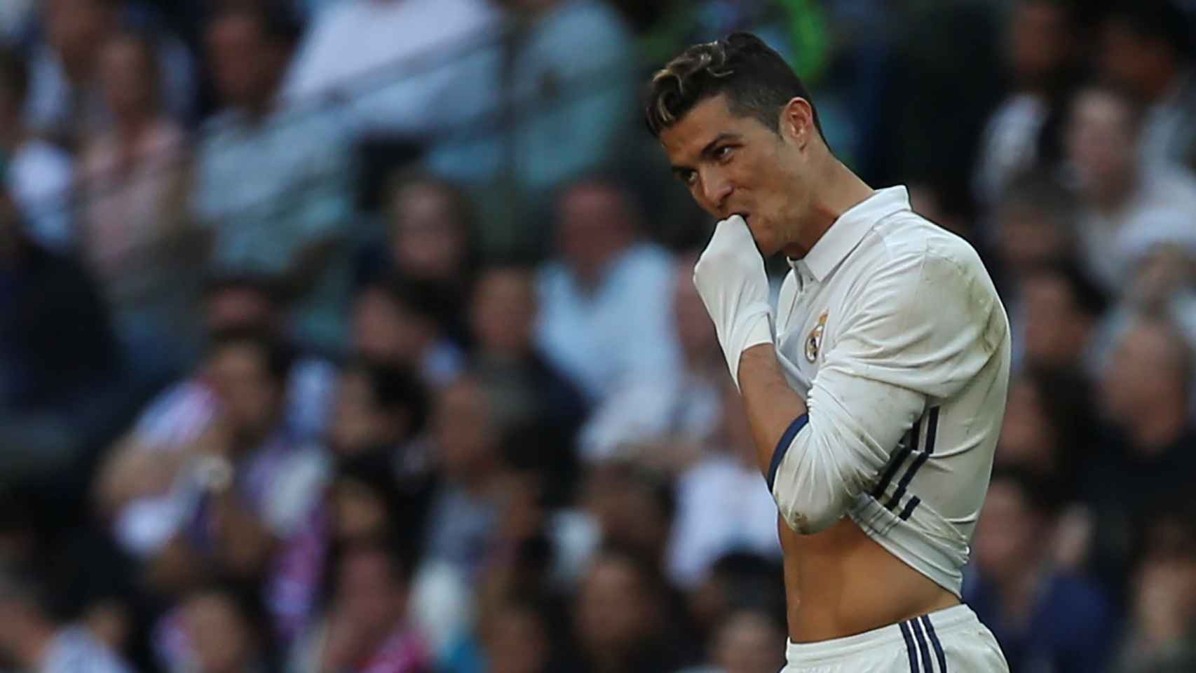Cristiano se lamenta tras el empate del Madrid / Reuters