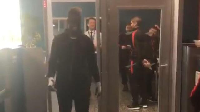 Mario Balotelli, en el aeropuerto