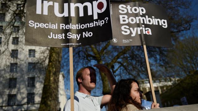 Protestas en Londres por el ataque de EEUU a SIria.