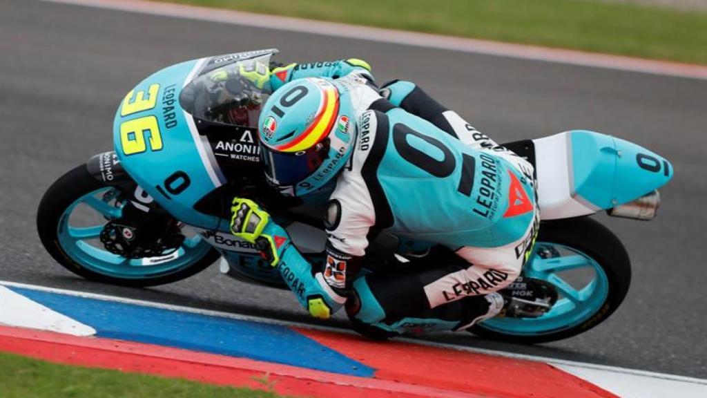 Joan Mir, en plena acción durante la carrera.