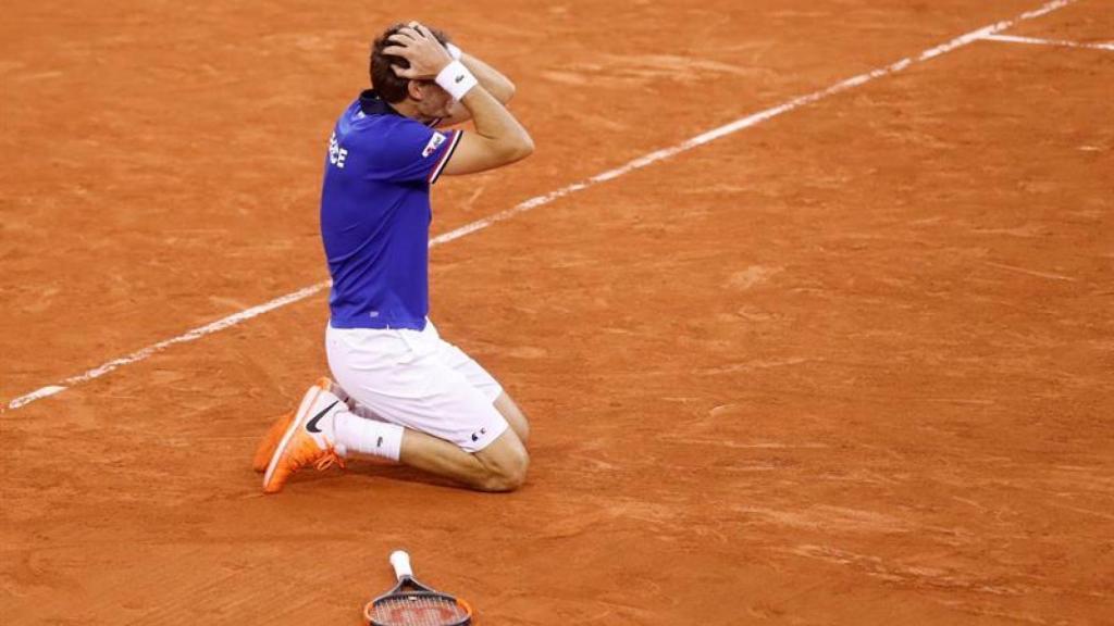 Mahut se echa las manos a la cabeza después de eliminar a Gran Bretaña.