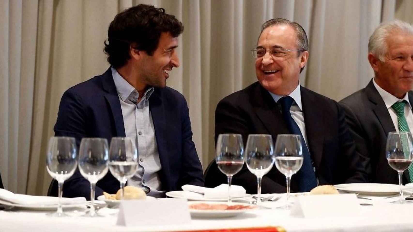 Raúl y Florentino en la comida de la peña Ramón Mendoza