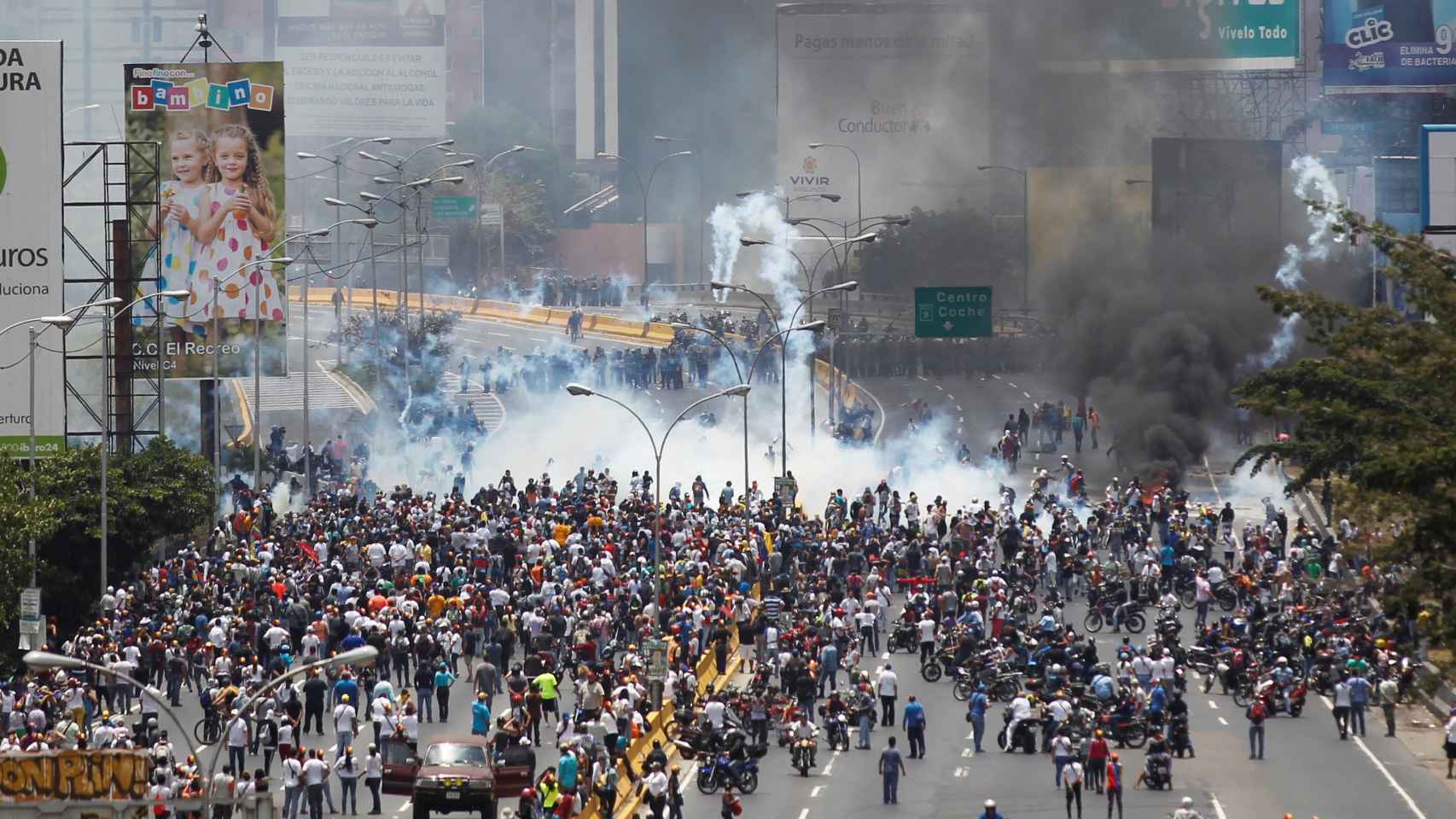 La Policía venezolana reprime la quinta manifestación opositora en 10 días