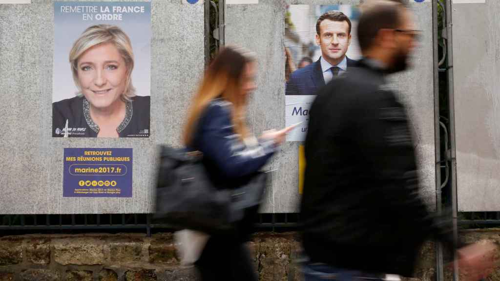 Carteles electorales de Le Pen y Macron en las anteriores elecciones de 2017.
