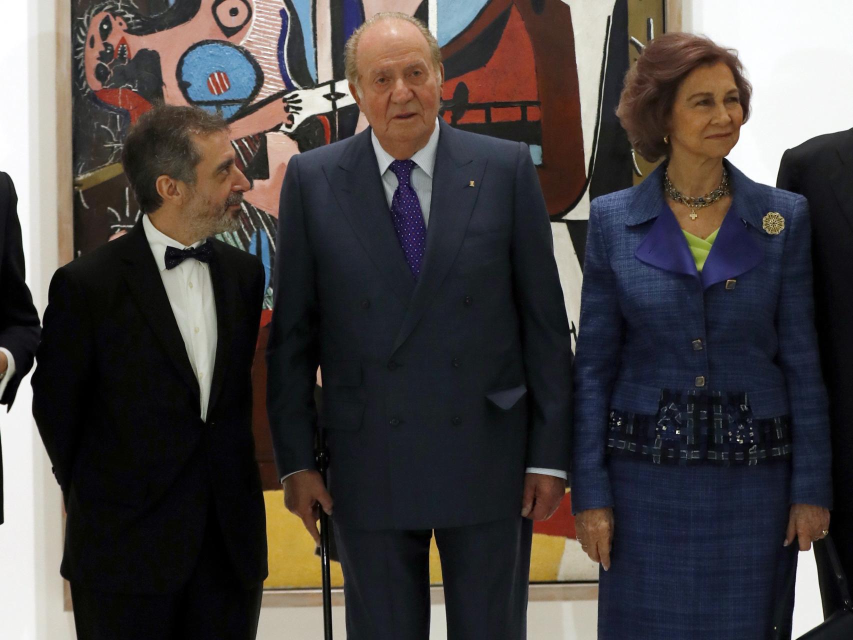 Juan Carlos I y la reina Sofía, en la inauguración de la exposición sobre Picasso.