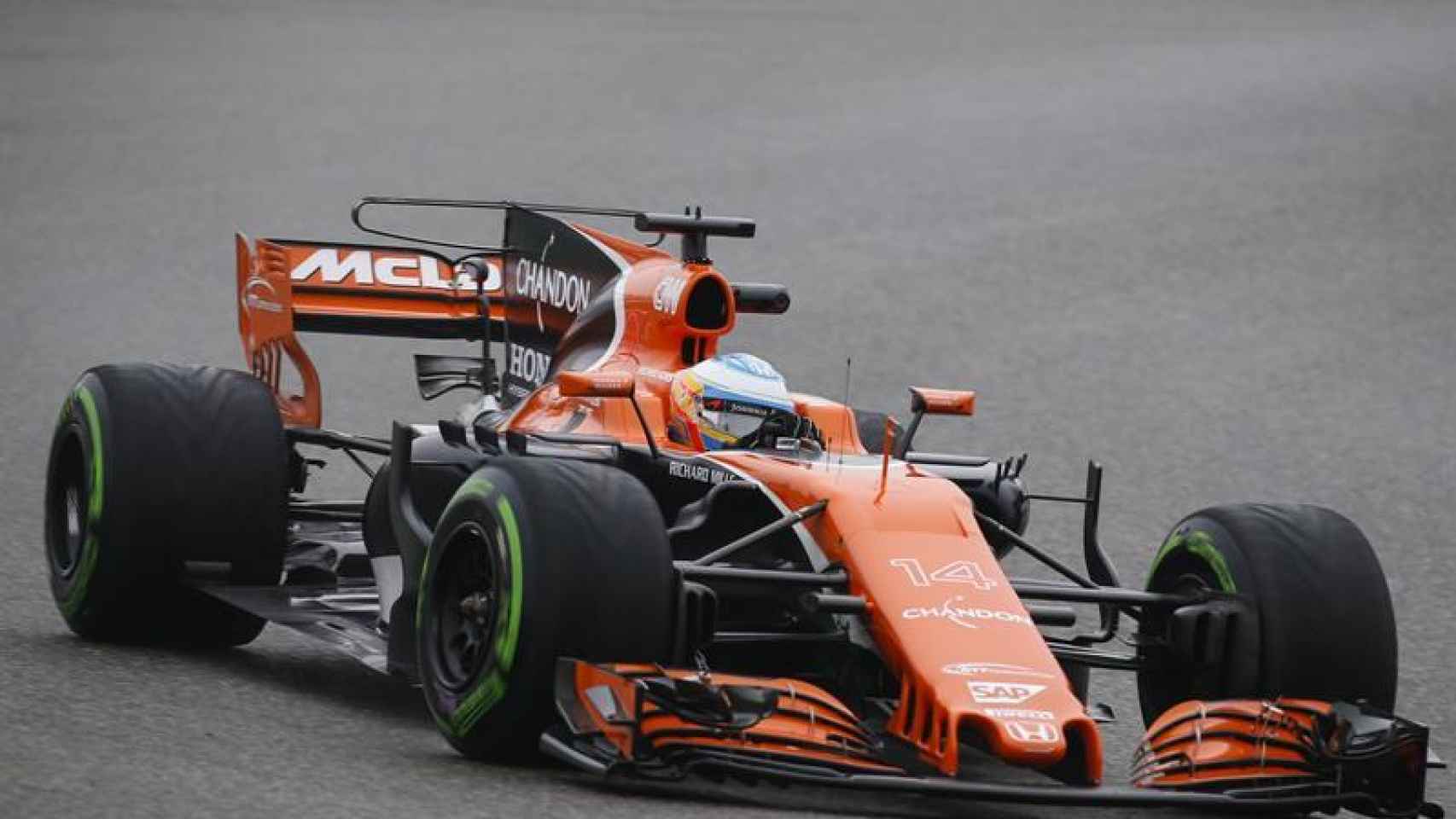 Fernando Alonso, durante una carrera con el McLaren Honda.