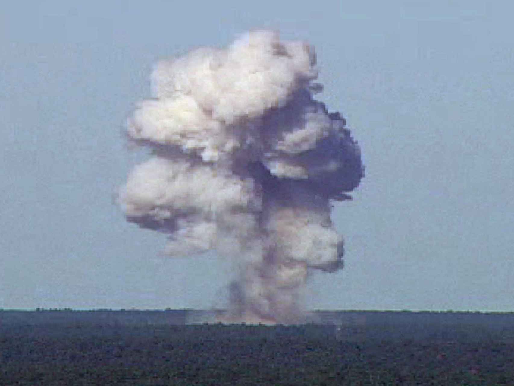 Imagen de archivo de la detonación de prueba de una  GBU-43/B en Florida en 2003.