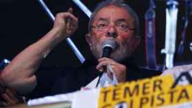 El expresidente Lula habla en un acto de protesta contra las reformas del Gobierno celebrado en marzo.