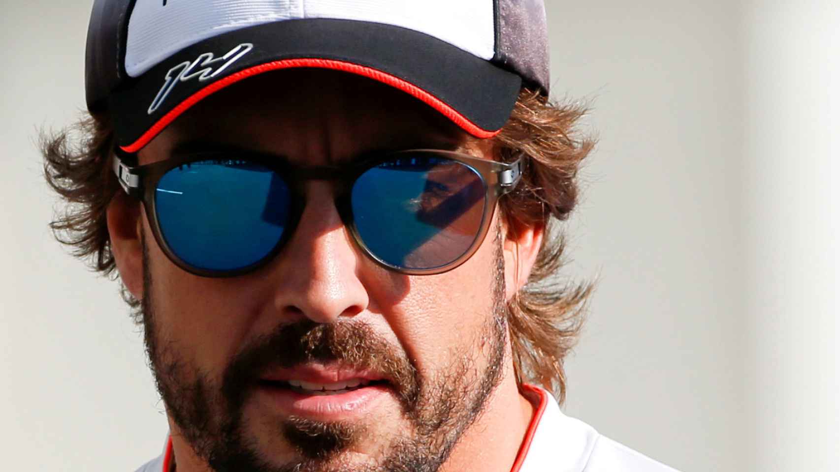 Fernando Alonso en el paddock.