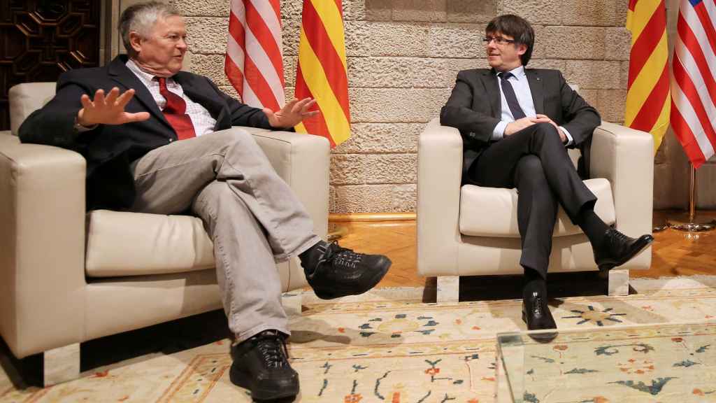 El congresista californiano Dana Rohrabacher y Carles Puigdemont, en su encuentro en Barcelona.