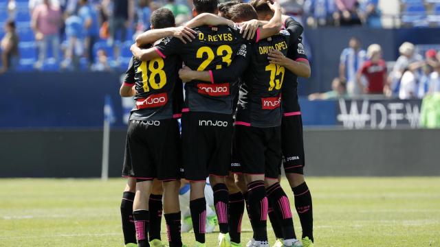 Los jugadores del Espanyol celebran el gol en Butarque.