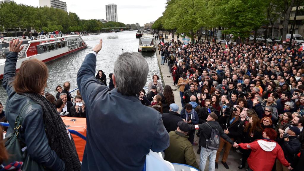 El candidato izquierdista en uno de sus mítines en el Sena este lunes.