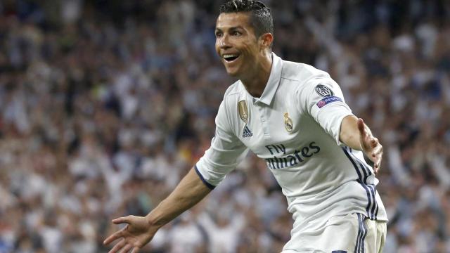 Cristiano celebra uno de sus tres gols al Bayern.