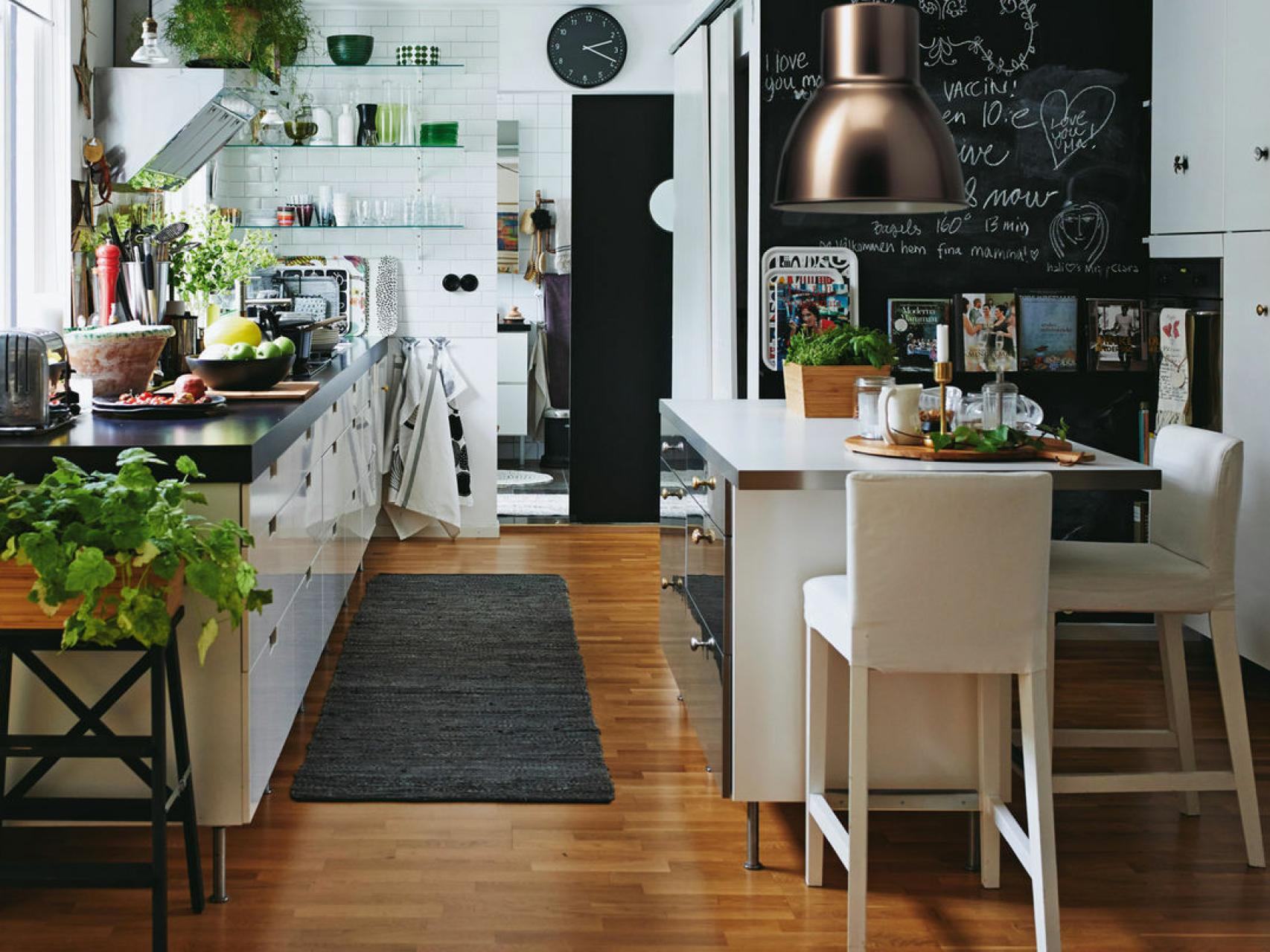 Diez muebles auxiliares baratos de Ikea que podrías poner tanto en la  cocina como en el salón