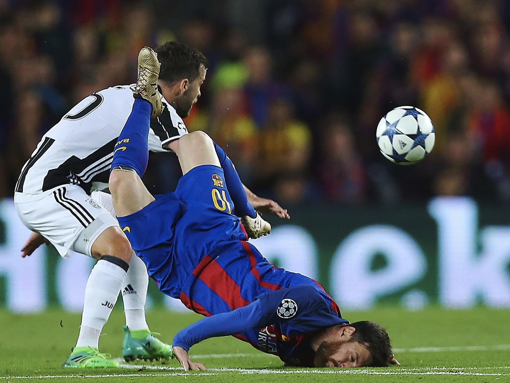 Messi sufre un golpe en el Barcelona - Juventus.