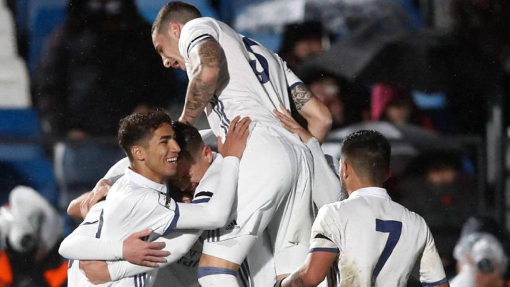 CASTILLA CELEBRANDO GOL