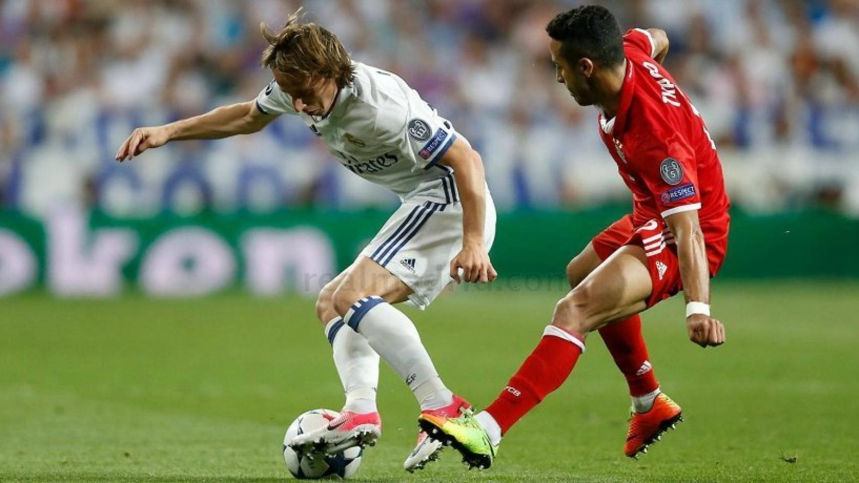 Modric controla ante Thiago