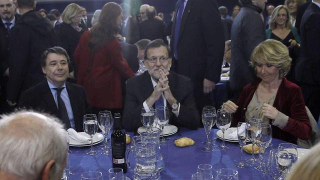 Mariano Rajoy, entre Ignacio González y Esperanza Aguirre, en una imagen de archivo.