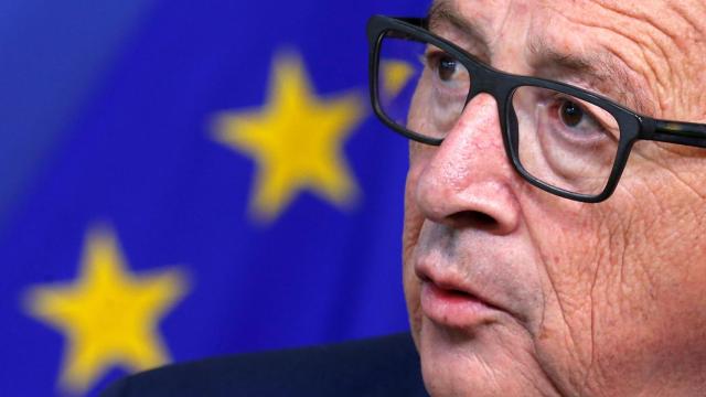 Juncker ha hablado por teléfono con la primera ministra Theresa May