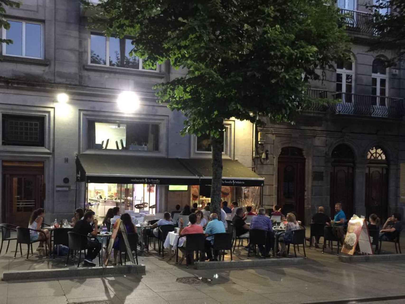 Su pizzería, al lado del Náutico de Vigo, está en una zona frecuentada por muchos jóvenes.