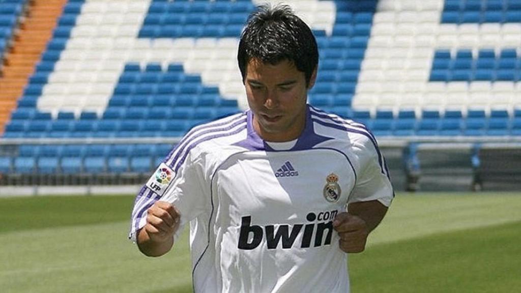 Saviola en su presentación con el Madrid. Foto: Twitter (@CocoCitySC)