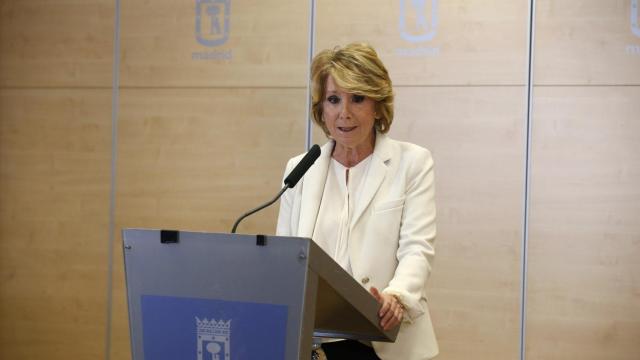 Esperanza Aguirre comunica su dimisión.