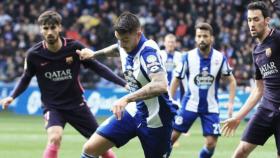 Joselu, ante el Barcelona. Foto: Twitter (@RCDeportivo)