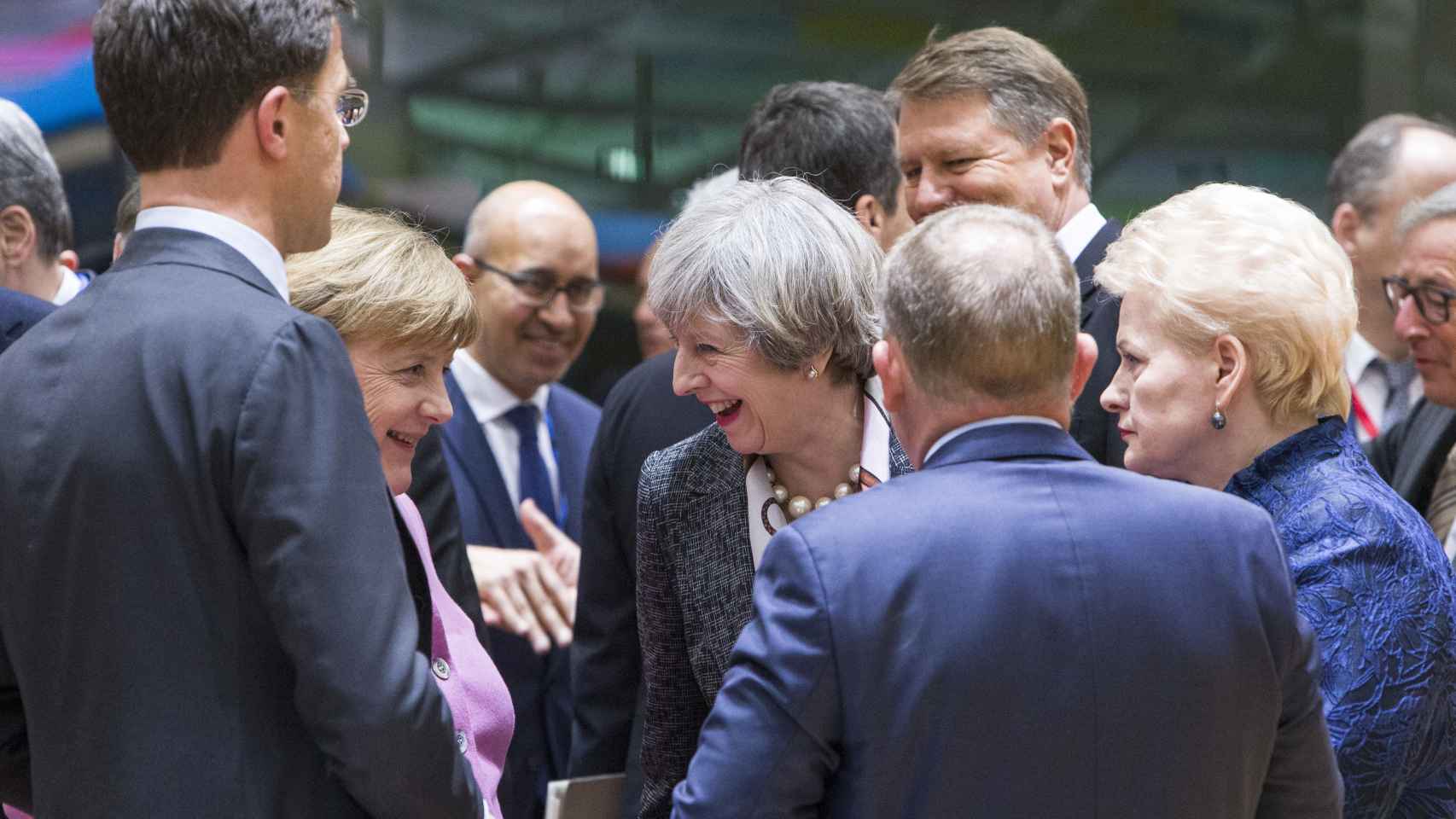 La primera ministra Theresa May no está invitada a la cumbre del 'brexit'