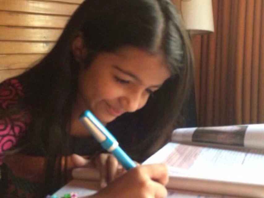 Aisha Esbhani, 13 años, paquistaní, una misión: leerse un libro de cada país del mundo.