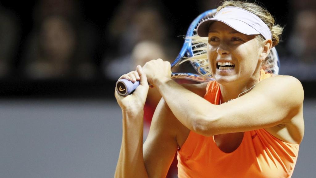 Sharapova, durante su partido contra Vinci en Stuttgart.