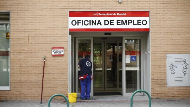 El paro sube en 17.200 personas en el primer trimestre y se destruyen 69.800 empleos