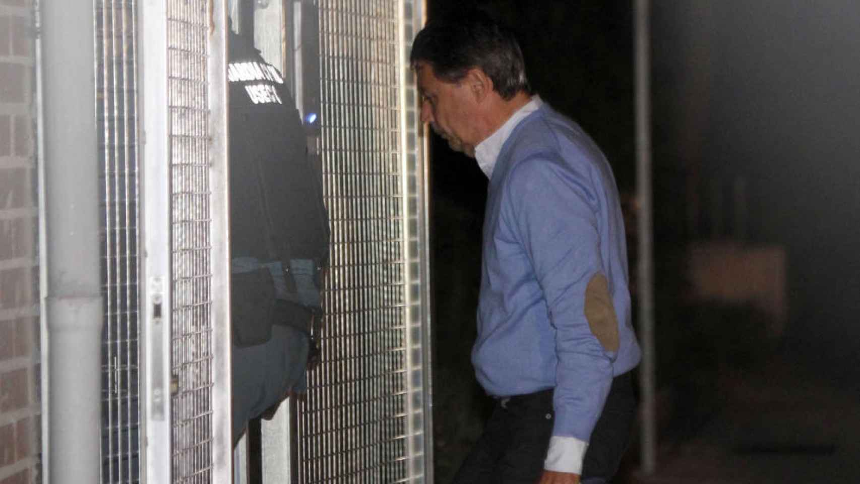 Ignacio González entrando en la prisión de Soto del Real.