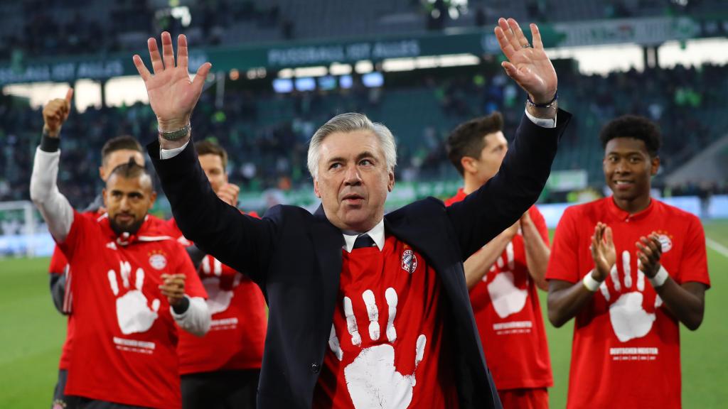 Ancelotti celebra el título tras el partido.