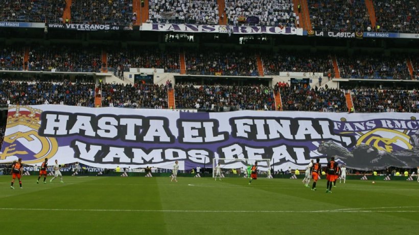 Espectacular pancarta en el Bernabéu para recibir al Valencia