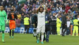 Marcelo agradece a la afición sus ánimos  Fotógrafo: Manu Laya / El Bernabéu